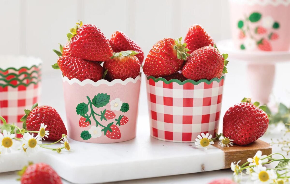 Strawberry Fruit Baking Cups 36ct